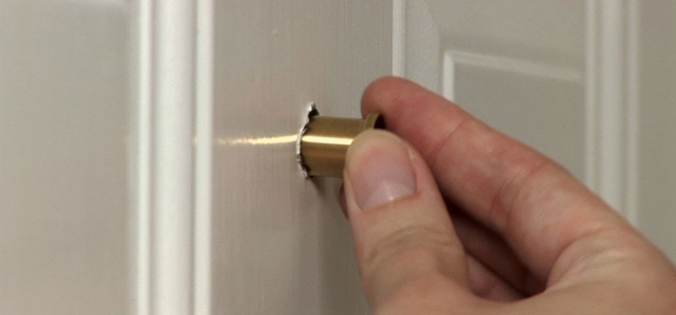 peephole door repair in Casselberry
